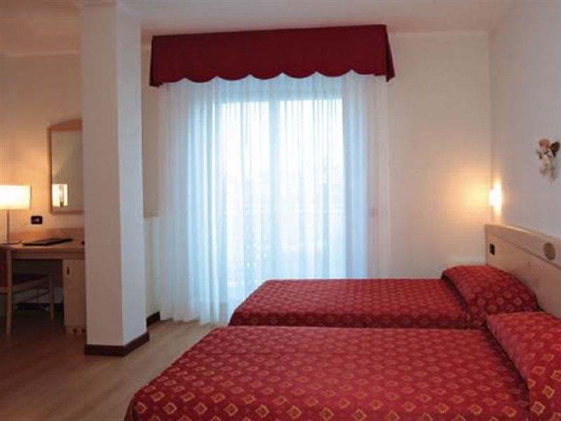 Hotel Helios Lido di Jesolo Exterior photo