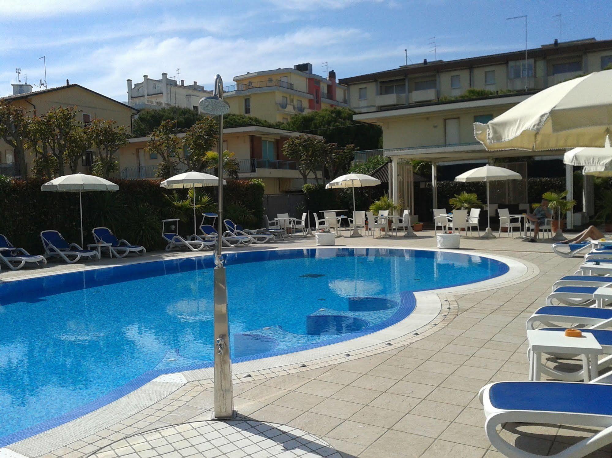 Hotel Helios Lido di Jesolo Exterior photo
