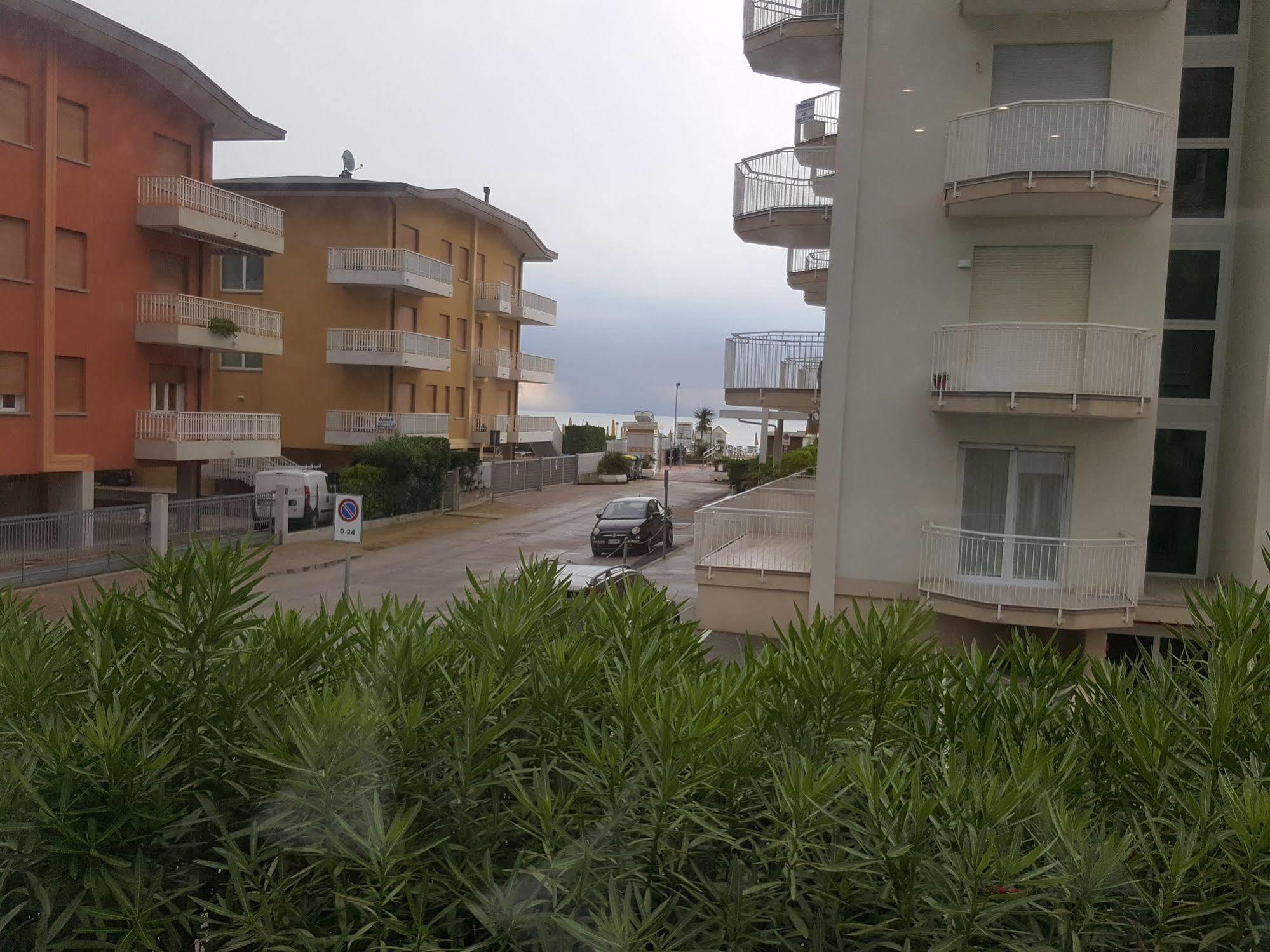 Hotel Helios Lido di Jesolo Exterior photo
