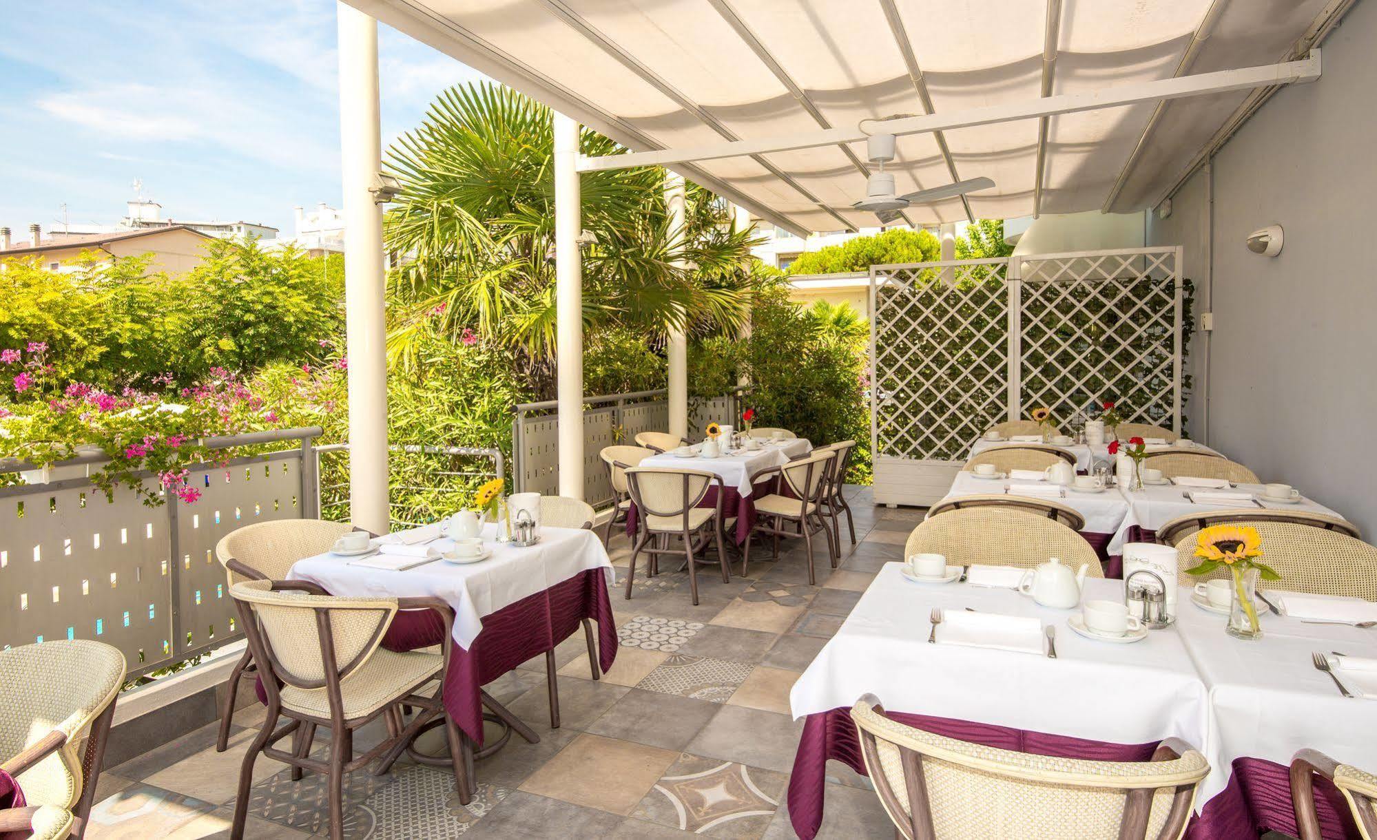 Hotel Helios Lido di Jesolo Exterior photo